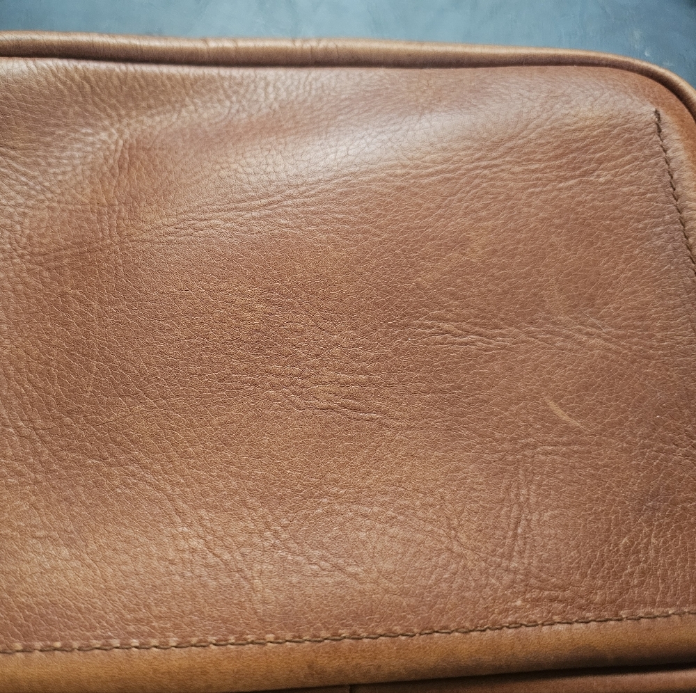 Madewell Leather Transport Camera Bag - Picture 4 of 9
